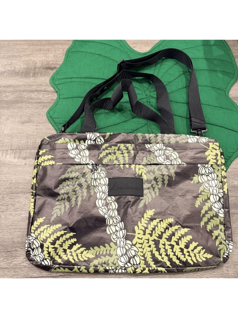 Kealawai Waterproof Weekender Bag Pikake Fern